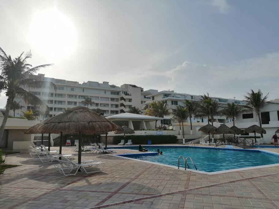 Confortable Depa En Condominio Frente Al Mar! 坎昆 外观 照片